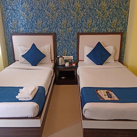 Hotel Janki International 3 Km From Kashi Vishwanath Temple Free Pickup From Railway Station Varanasi Ngoại thất bức ảnh