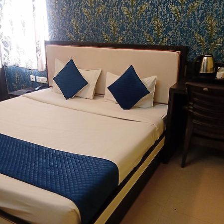 Hotel Janki International 3 Km From Kashi Vishwanath Temple Free Pickup From Railway Station Varanasi Ngoại thất bức ảnh