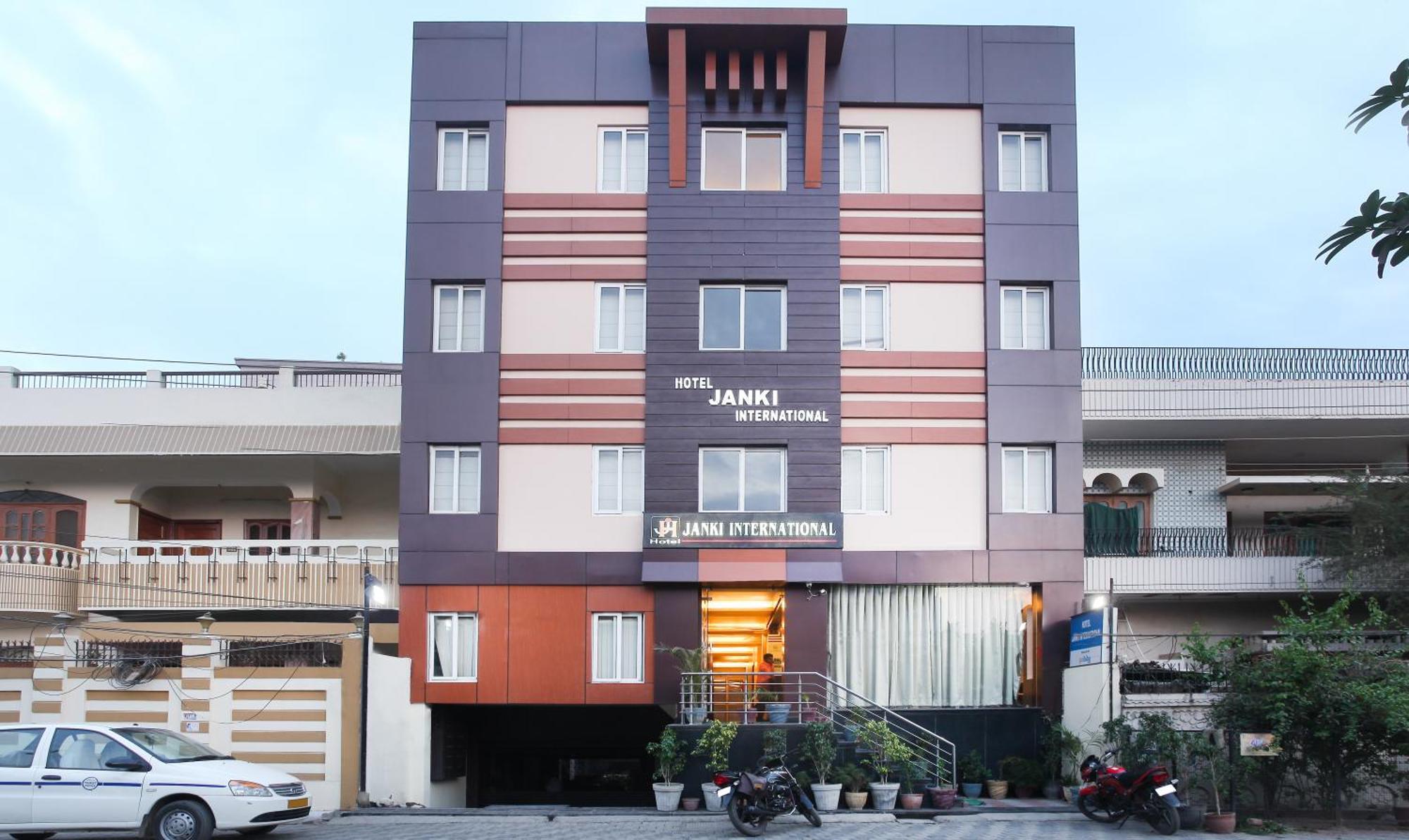Hotel Janki International 3 Km From Kashi Vishwanath Temple Free Pickup From Railway Station Varanasi Ngoại thất bức ảnh