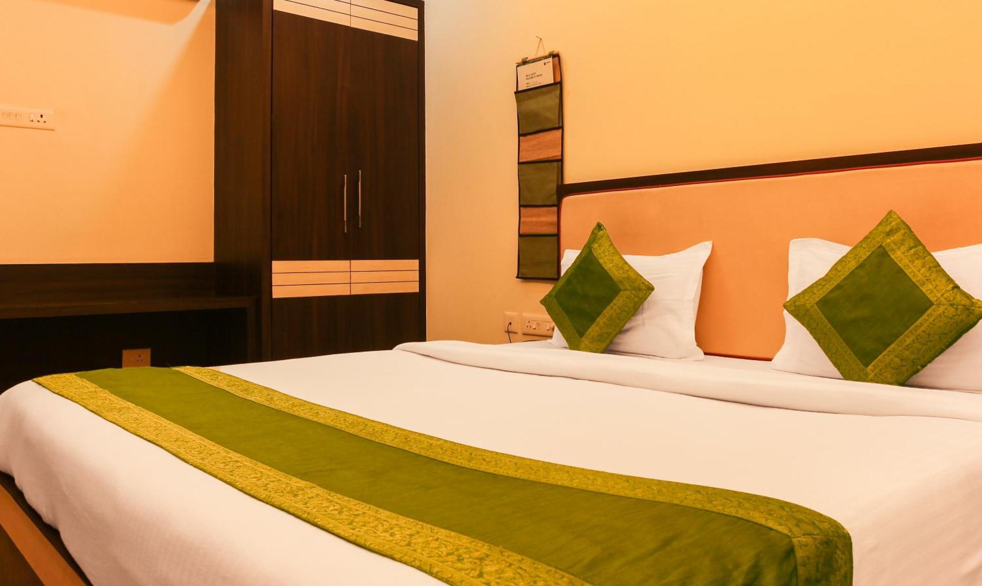 Hotel Janki International 3 Km From Kashi Vishwanath Temple Free Pickup From Railway Station Varanasi Ngoại thất bức ảnh