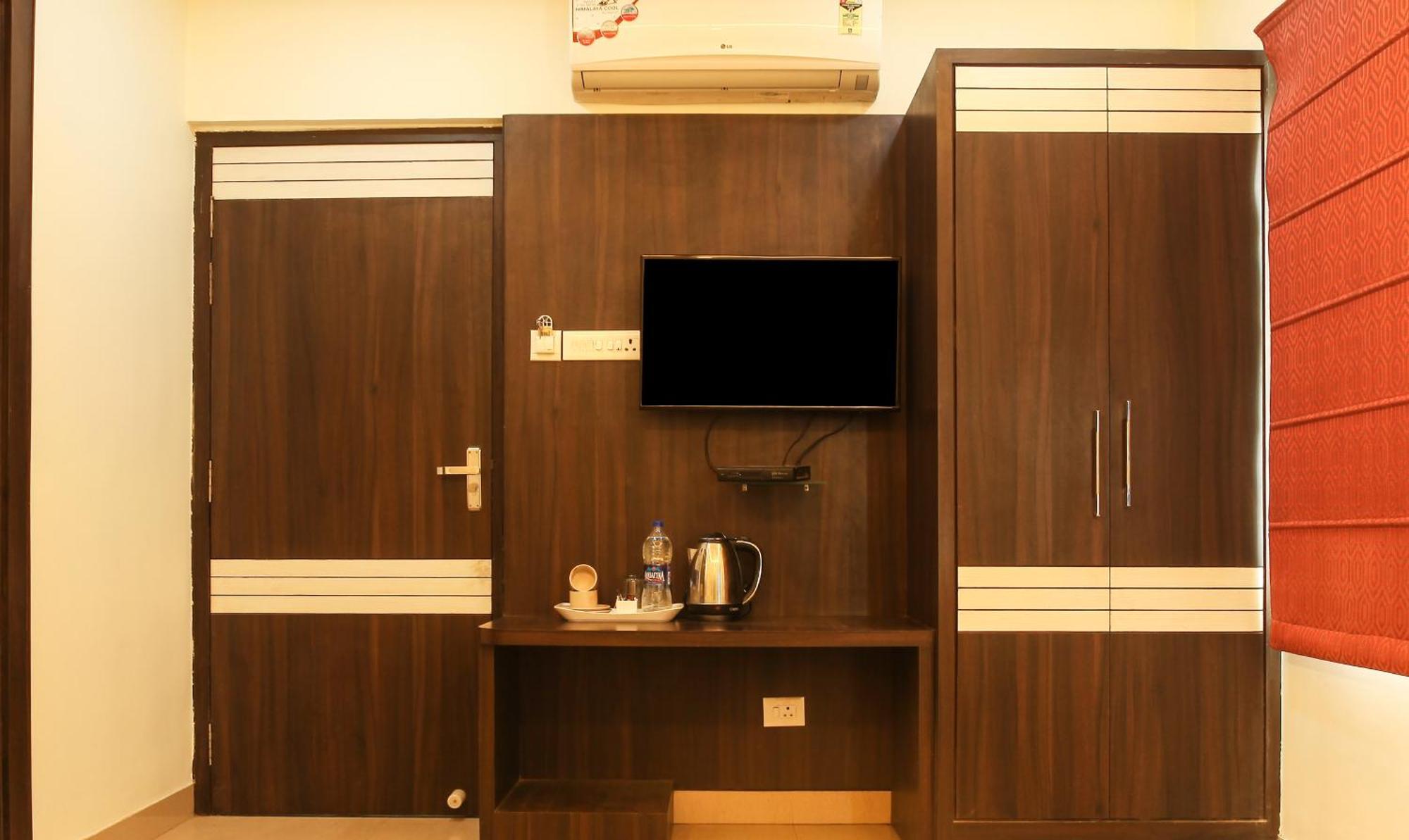 Hotel Janki International 3 Km From Kashi Vishwanath Temple Free Pickup From Railway Station Varanasi Ngoại thất bức ảnh