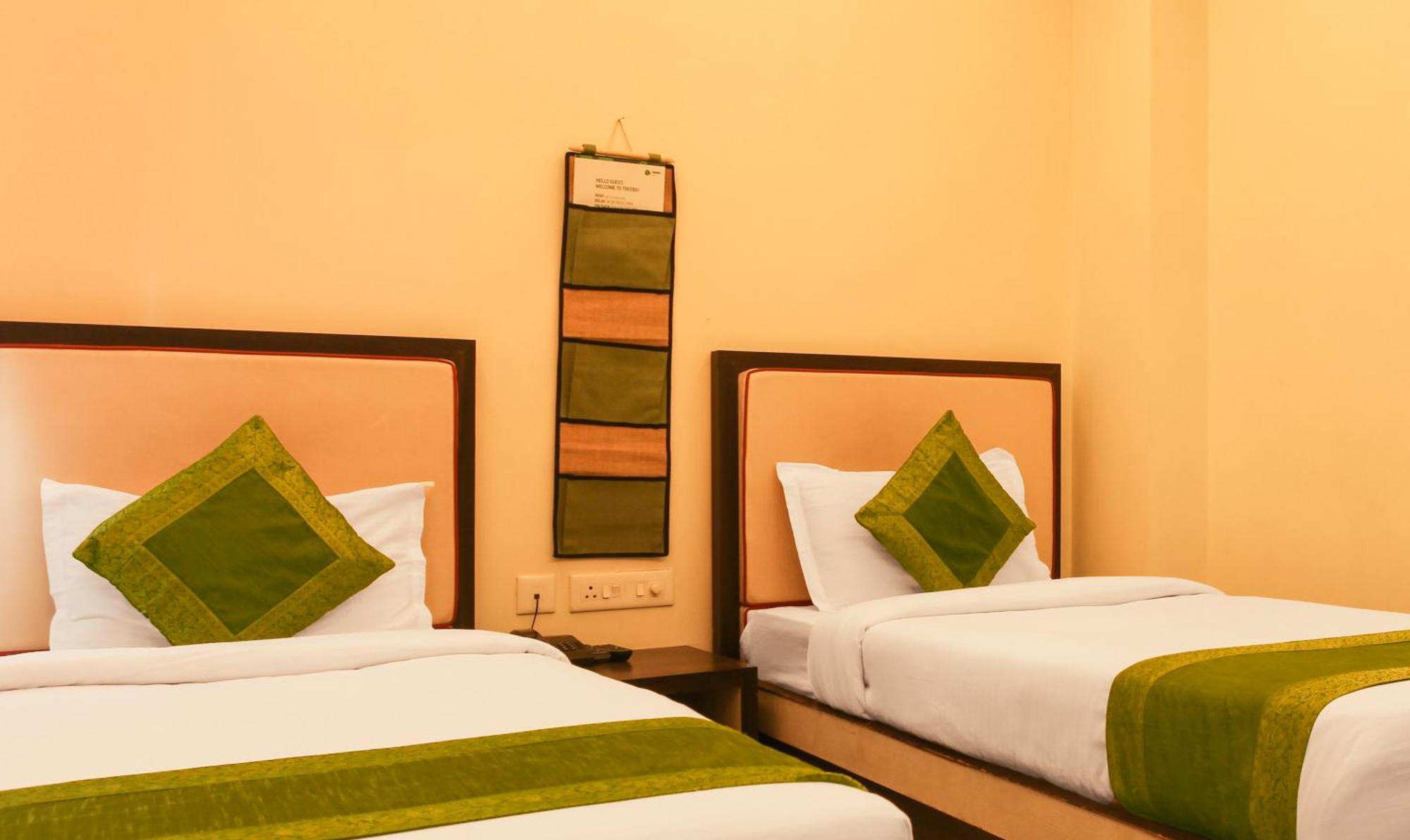 Hotel Janki International 3 Km From Kashi Vishwanath Temple Free Pickup From Railway Station Varanasi Ngoại thất bức ảnh