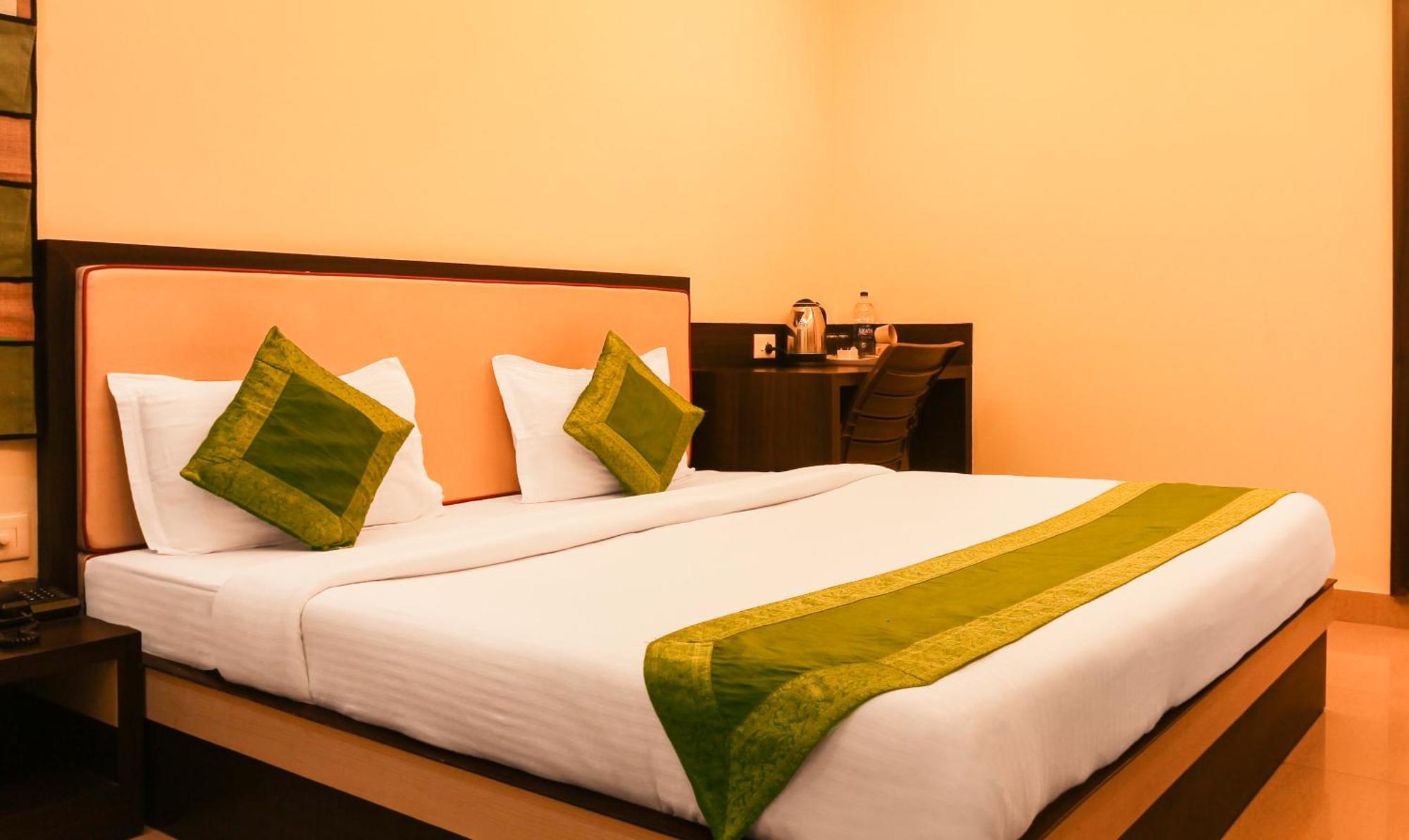 Hotel Janki International 3 Km From Kashi Vishwanath Temple Free Pickup From Railway Station Varanasi Ngoại thất bức ảnh