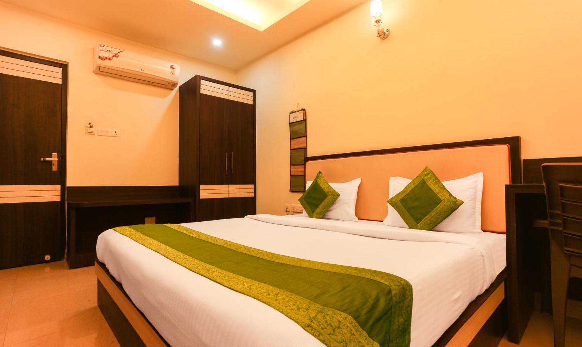 Hotel Janki International 3 Km From Kashi Vishwanath Temple Free Pickup From Railway Station Varanasi Ngoại thất bức ảnh