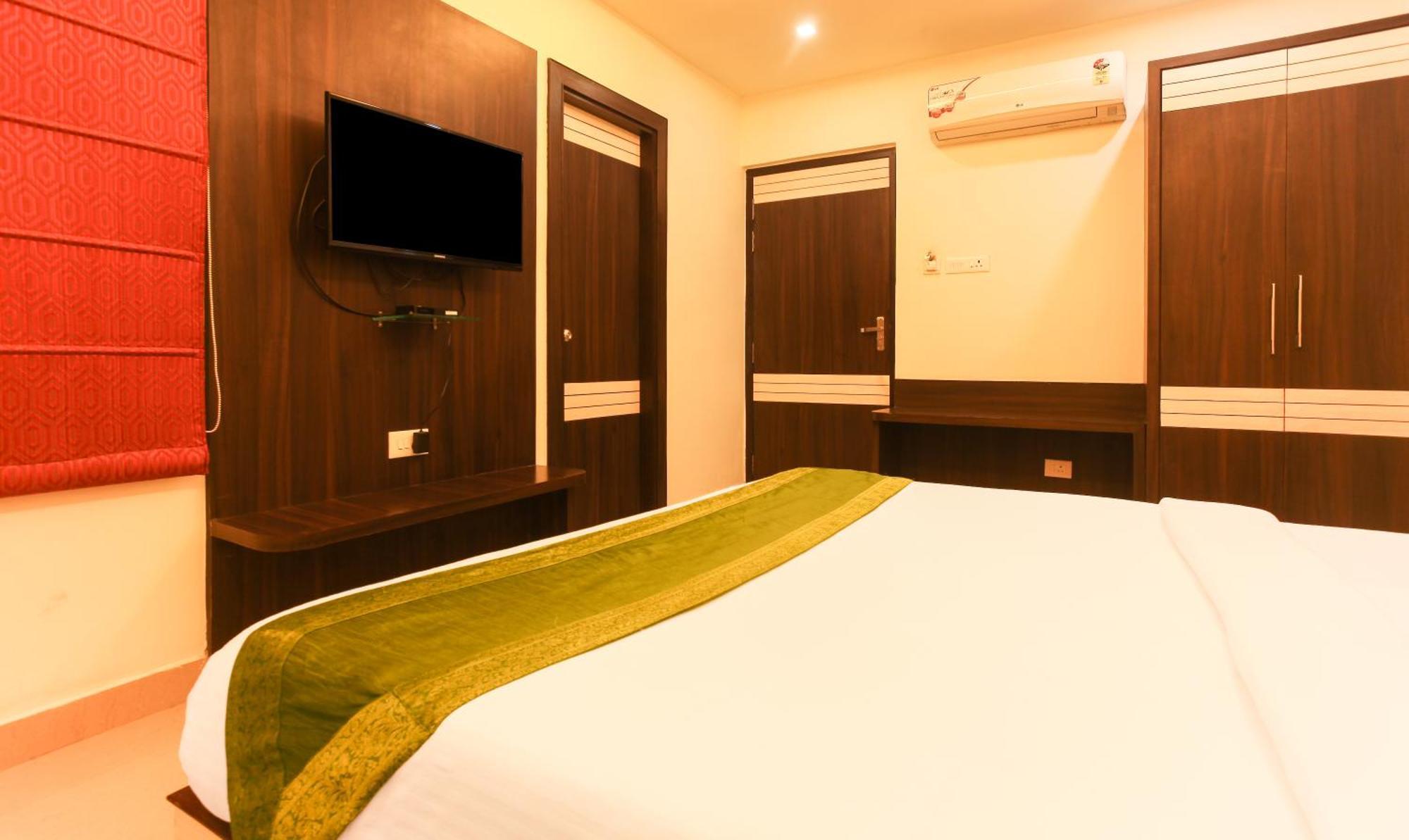 Hotel Janki International 3 Km From Kashi Vishwanath Temple Free Pickup From Railway Station Varanasi Ngoại thất bức ảnh
