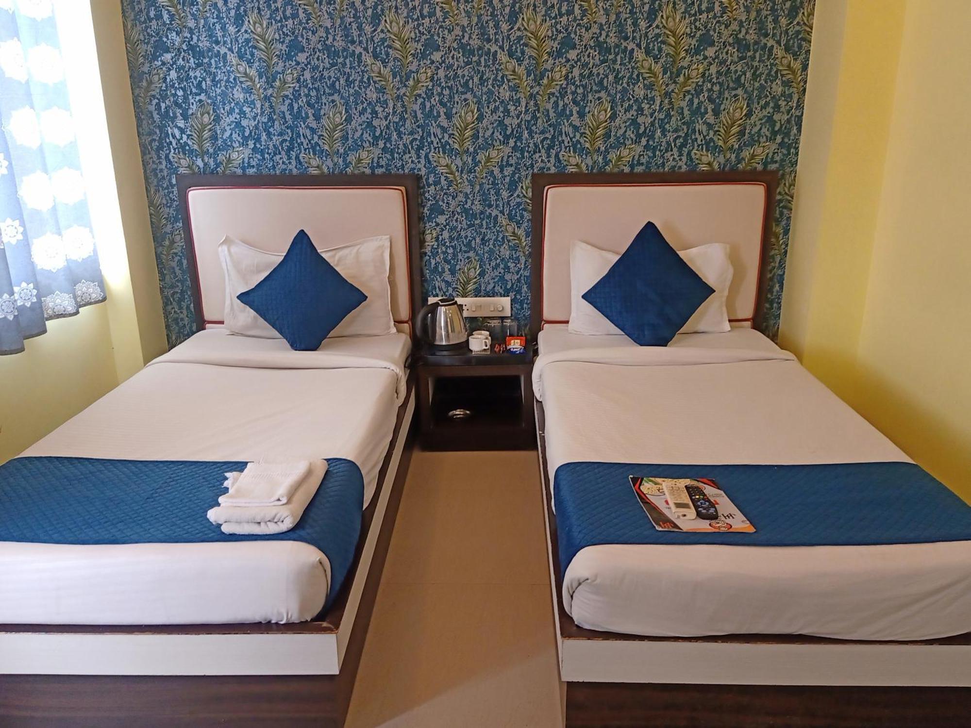 Hotel Janki International 3 Km From Kashi Vishwanath Temple Free Pickup From Railway Station Varanasi Ngoại thất bức ảnh
