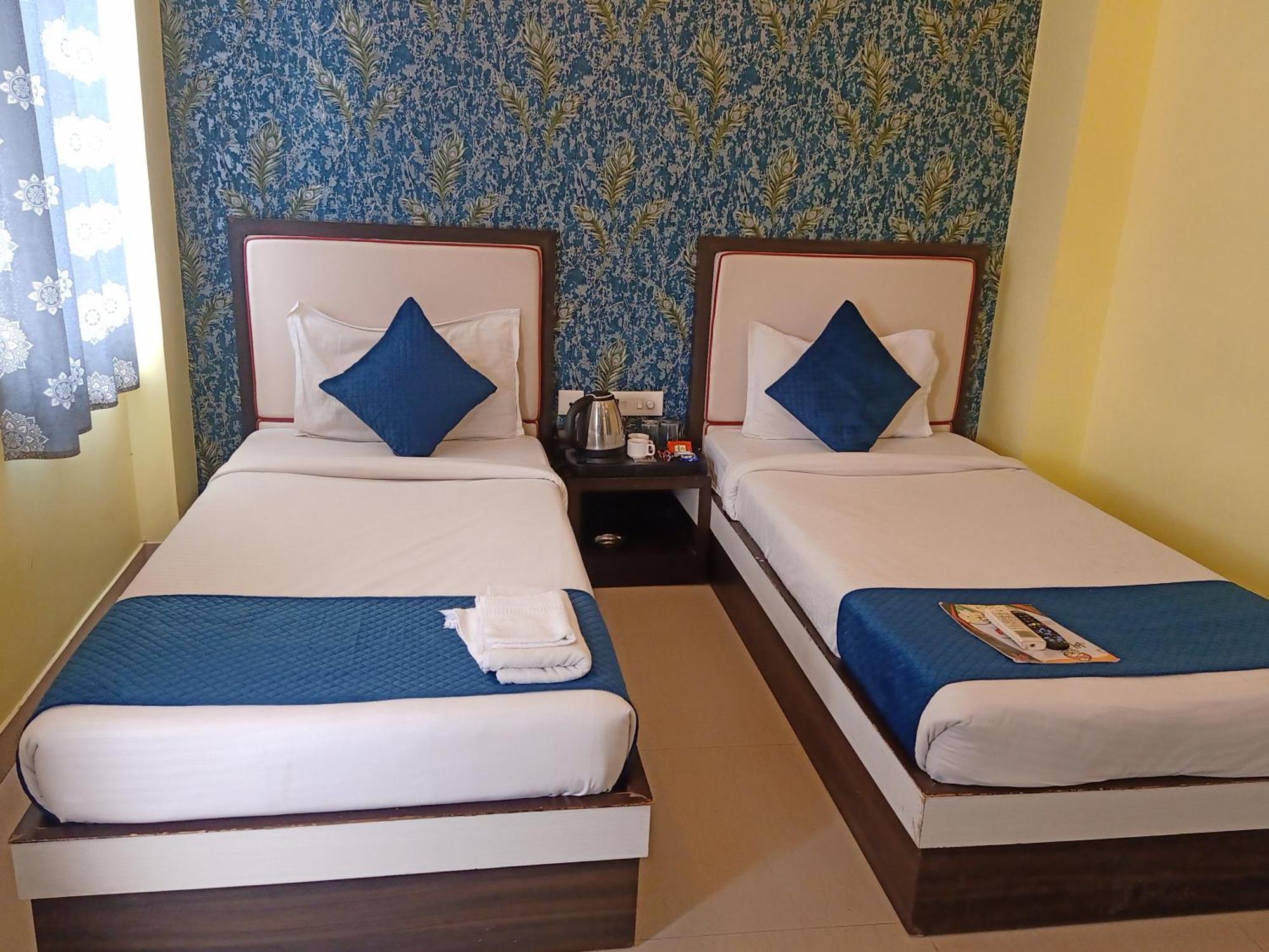 Hotel Janki International 3 Km From Kashi Vishwanath Temple Free Pickup From Railway Station Varanasi Ngoại thất bức ảnh