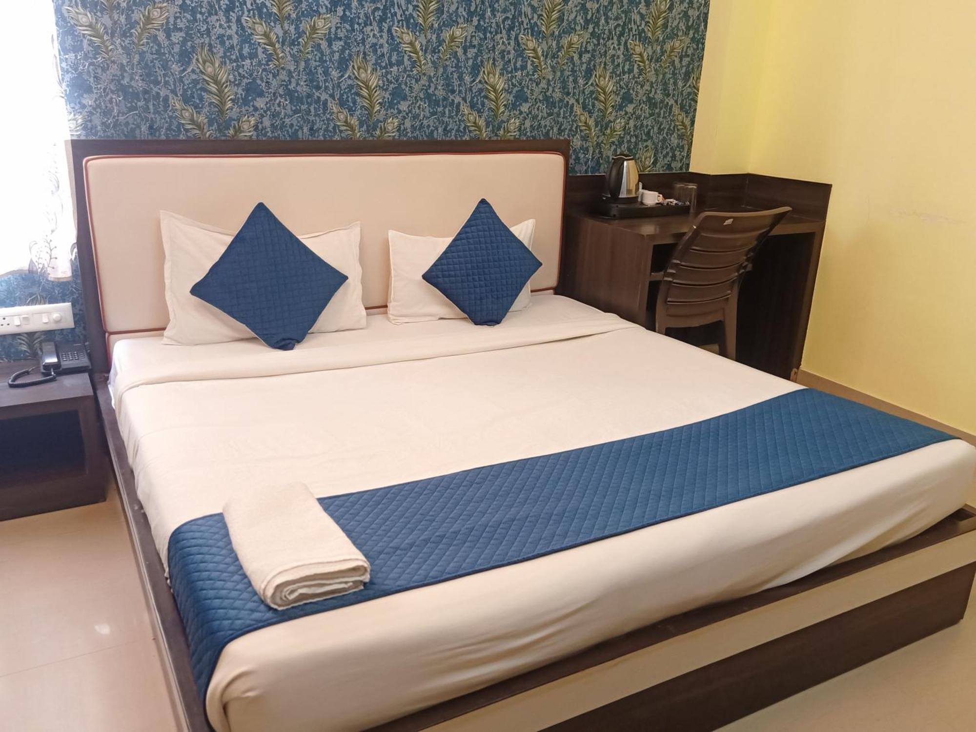Hotel Janki International 3 Km From Kashi Vishwanath Temple Free Pickup From Railway Station Varanasi Ngoại thất bức ảnh