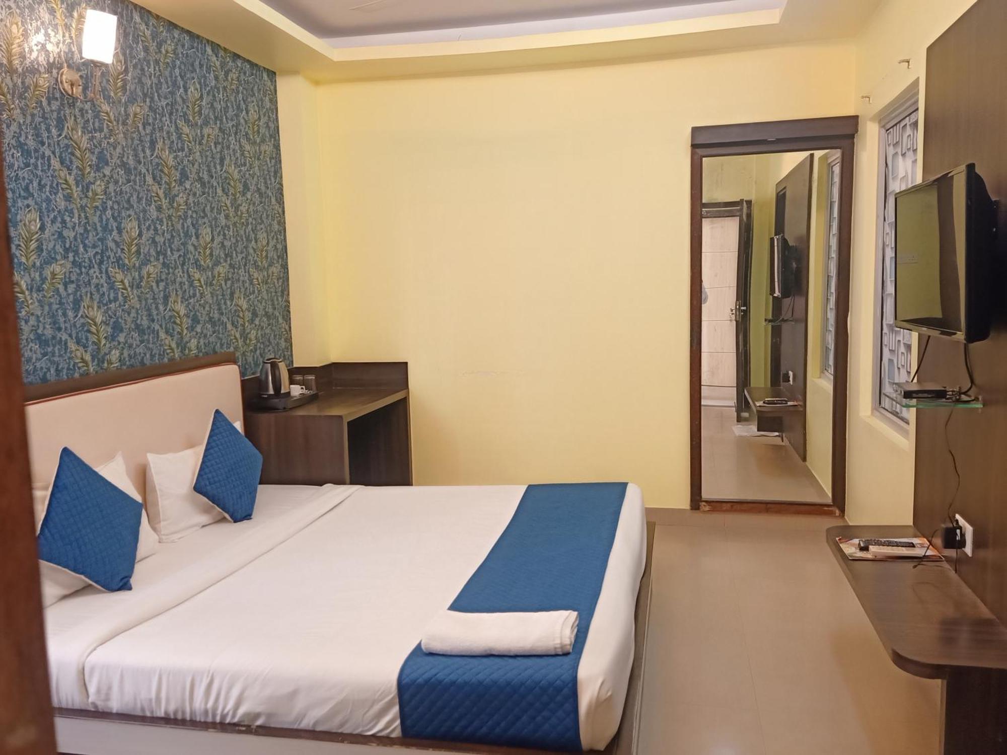 Hotel Janki International 3 Km From Kashi Vishwanath Temple Free Pickup From Railway Station Varanasi Ngoại thất bức ảnh
