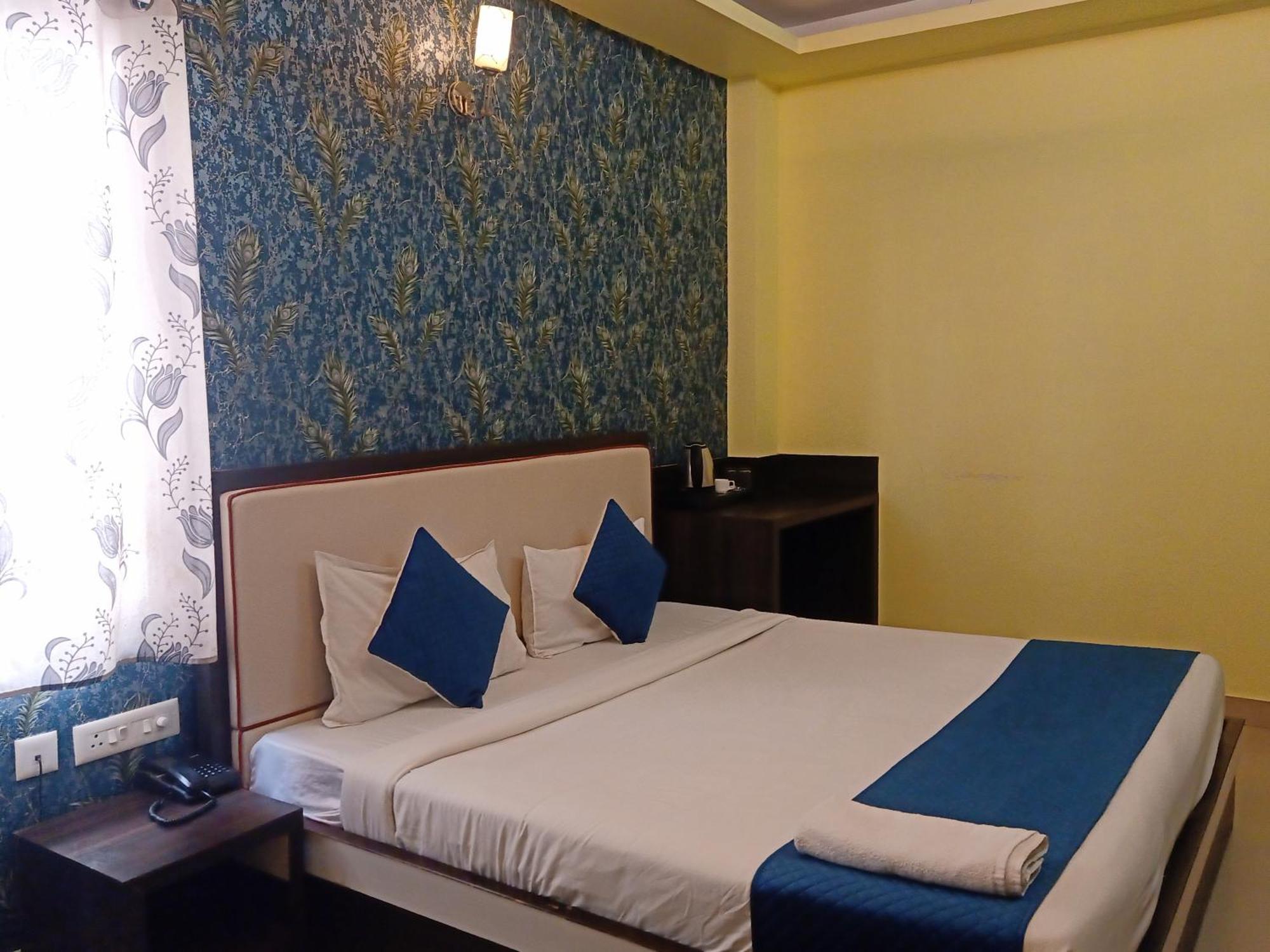 Hotel Janki International 3 Km From Kashi Vishwanath Temple Free Pickup From Railway Station Varanasi Ngoại thất bức ảnh